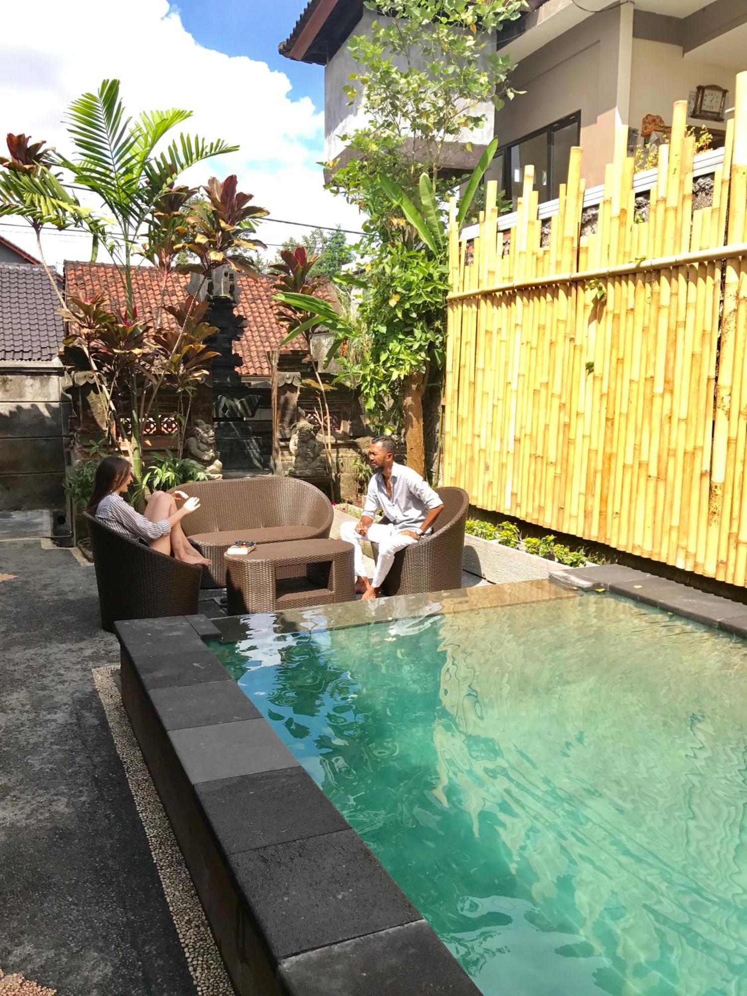 Inn Between Ubud Extérieur photo