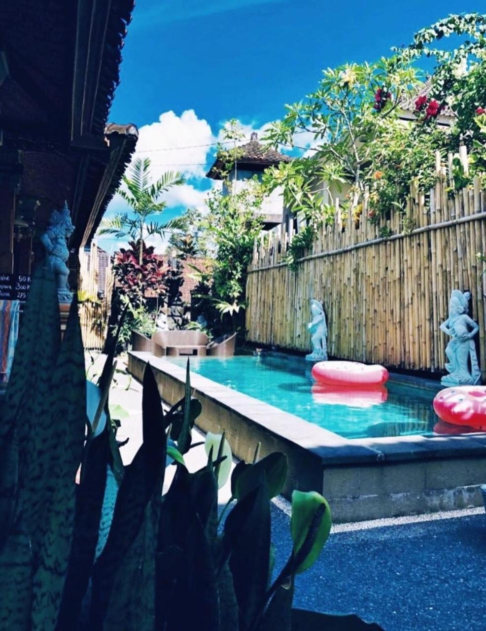 Inn Between Ubud Extérieur photo